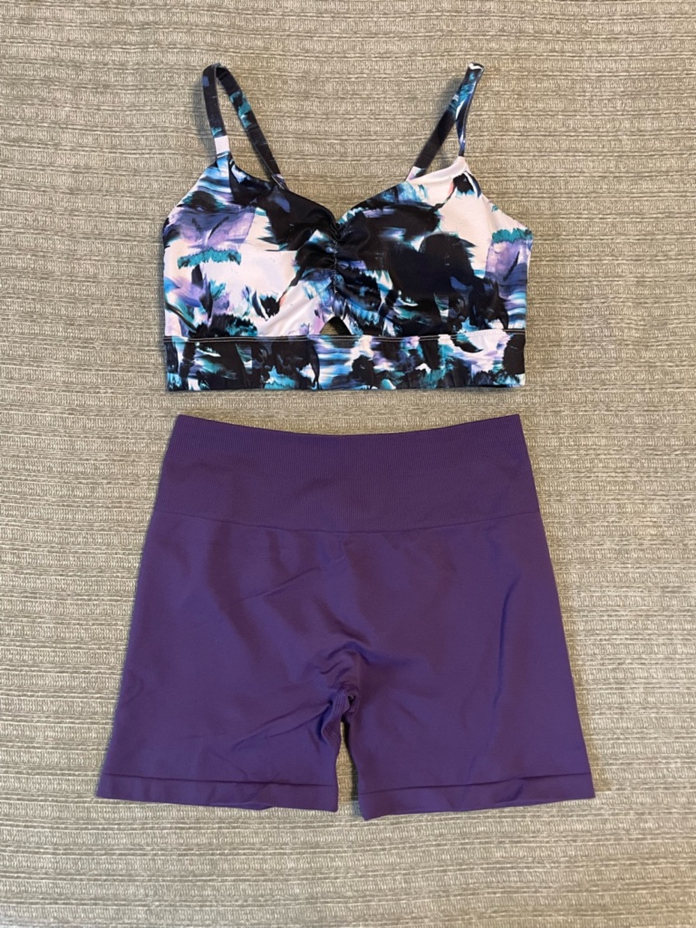 Fabletics & Aurola Workout Set, Size M